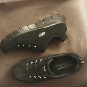 Skechers slip on shoes